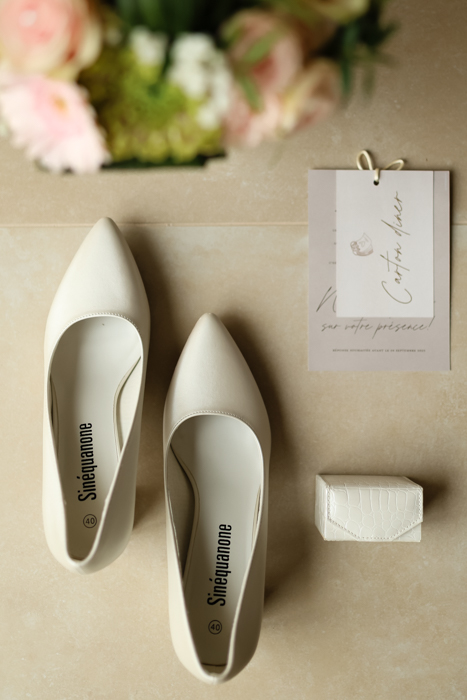 Photographe mariage Dordogne – Flatlay du mariage, détails du jour J et accessoires élégants